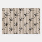 Feuille De Papier Cadeau Le crâne et les os croisés sur Tan (Devant)