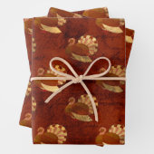 Feuille De Papier Cadeau Les dindes d'automne sur l'orange brûlé (En situation)