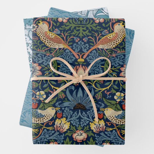 Feuille De Papier Cadeau Les perdrix dans un arbre fleuri (En situation)