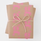 Feuille De Papier Cadeau Lettre initiale monogramme rose (En situation)