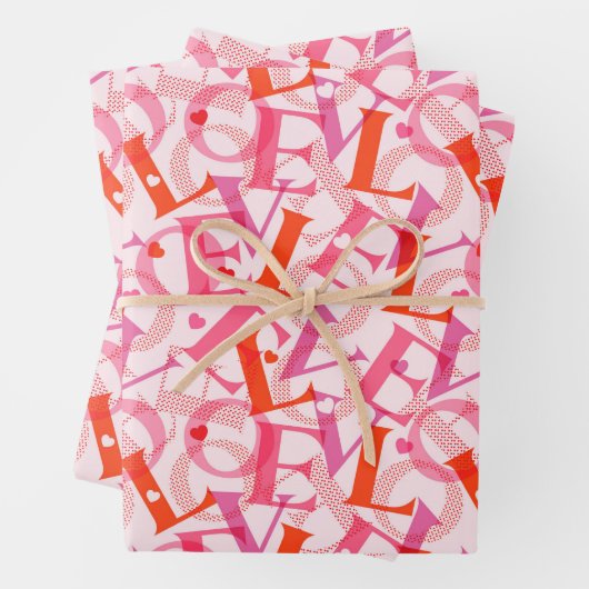 Feuille De Papier Cadeau LOVE Typographie Motif Saint Valentin (En situation)