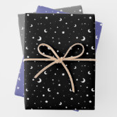 Feuille De Papier Cadeau Lunes minuscules et étoiles (En situation)