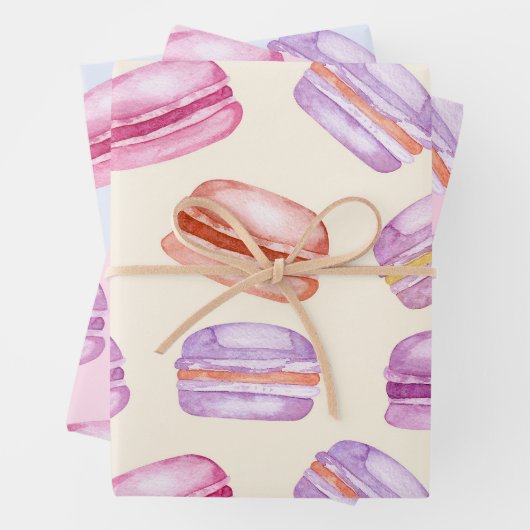 Feuille De Papier Cadeau Macarons sucrés sur beau motif pastel (En situation)
