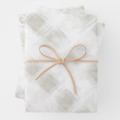 Feuille De Papier Cadeau Mariage Chic Crème Et Rayures Blanches (En situation)