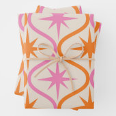Feuille De Papier Cadeau Mid Century Orange rose Starburburs sur Ogee Motif (En situation)