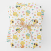 Feuille De Papier Cadeau Mignons poussins de Pâques avec fleurs et oeufs (En situation)