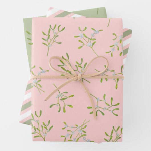 Feuille De Papier Cadeau Mistletoe Stripes Rose Vert (En situation)