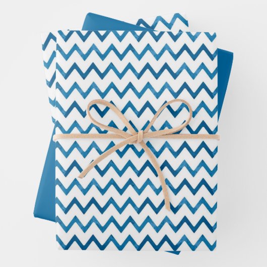 Feuille De Papier Cadeau Modern Blue Zigzag Striped Gift Christmas (En situation)