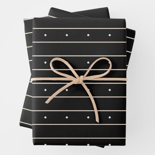 Feuille De Papier Cadeau Modern Dark Gothic Pinstripe Lines And Polka Dots (En situation)