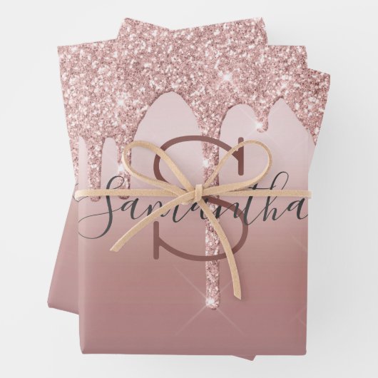 Feuille De Papier Cadeau Monogramme Rose Parties scintillant or Drift Blush (En situation)