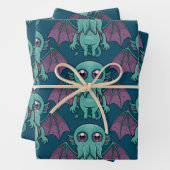 Feuille De Papier Cadeau Monstre Cthulhu, bébé mûr (En situation)