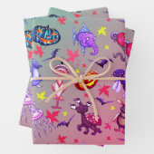 Feuille De Papier Cadeau Monstres d'Halloween (En situation)