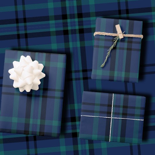 Feuille De Papier Cadeau Moody Navy and Teal Dark Tartan Christmas