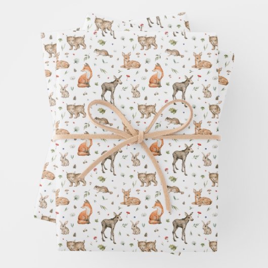 Feuille De Papier Cadeau Motif animal de bois mou (En situation)