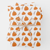 Feuille De Papier Cadeau Motif Citrouille d'automne (En situation)