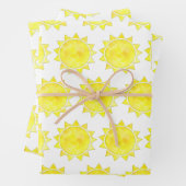 Feuille De Papier Cadeau Motif d'aquarelle solaire jaune (En situation)