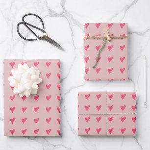 Feuille De Papier Cadeau Motif de cœur rose mignon dessiné à la main