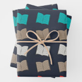Feuille De Papier Cadeau Motif de livre (En situation)