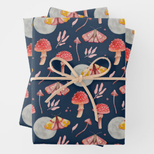 Feuille De Papier Cadeau Motif de papillon magique et de champignons. Soiré