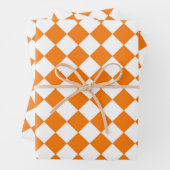Feuille De Papier Cadeau Motif diamant Orange White Checker (En situation)