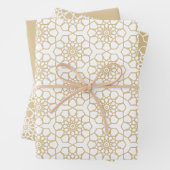 Feuille De Papier Cadeau Motif d'or beige sans couture arabesque (En situation)