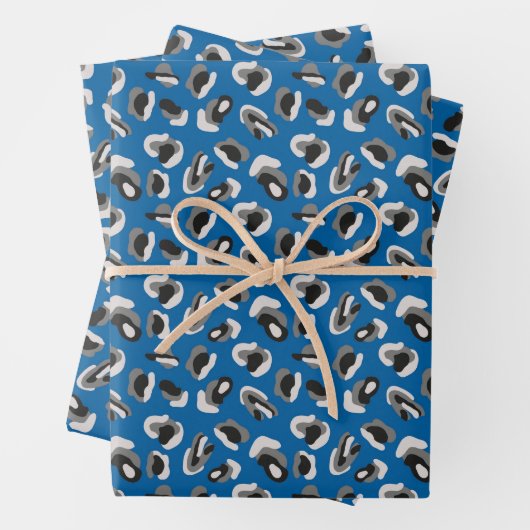 Feuille De Papier Cadeau Motif Empreinte de léopard animal bleu (En situation)