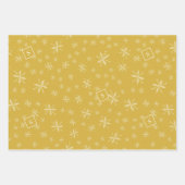 Feuille De Papier Cadeau Motif moderne Snowflake Monogramme rouge et vert (Devant 3)