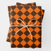 Feuille De Papier Cadeau Motif Orange Brown Diamond Checker (En situation)