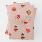 Feuille De Papier Cadeau Motif ornements de Noël (En situation)