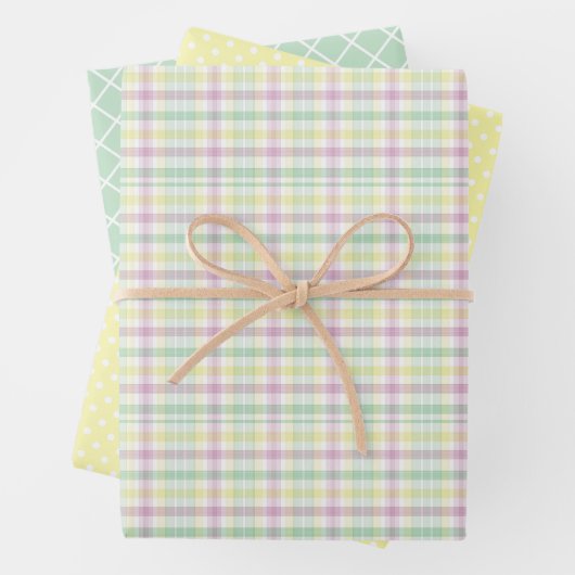 Feuille De Papier Cadeau Motif Shabby Chic Pink Mint Green Stripes (En situation)