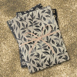 Feuille De Papier Cadeau Motifs floraux d'argent antique<br><div class="desc">L'ancienne équipe d'or et d'argent pâle avec le noir dramatique pour faire une déclaration avec cet ensemble de feuilles de papier d'emballage. Deux des feuilles ont de jolies images de pétales de fleurs sur un arrière - plan noir. La troisième feuille a des feuilles noirs sur un arrière - plan...</div>