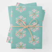 Feuille De Papier Cadeau Noël Mint Pink Snowflakes Sucres de canne Snowman (En situation)