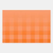 Feuille De Papier Cadeau Orange Subtle Gradient w/ Peek-A-Boo Buffalo Plaid (Devant)