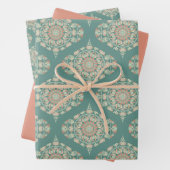 Feuille De Papier Cadeau Ornate de sable et de sable Mandala Ogee Damask (En situation)