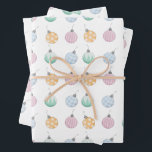 Feuille De Papier Cadeau Ornemental<br><div class="desc">Ces ornements dessinés à la main apportent une touche joyeuse sous votre arbre</div>