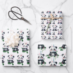 Feuille De Papier Cadeau Ours à motif de panda mignon avec verdure et cadea
