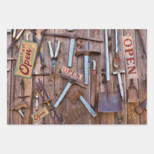 Feuille De Papier Cadeau Outils vintages de la ferme antique