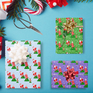 Feuille De Papier Cadeau Père Noël essayant de faire du yoga avec le motif 