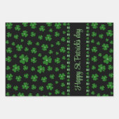 Feuille De Papier Cadeau Personalized St. Patrick’s Day Shamrock on Black (Devant)