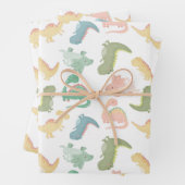 Feuille De Papier Cadeau Petite conception dinosaure (En situation)