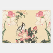 FEUILLE DE PAPIER CADEAU PETITS OISEAUX, COCHERS DE PEAU, ROSES ROSES ROSES (Devant)