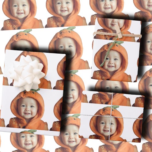Feuille De Papier Cadeau Photo de bébé