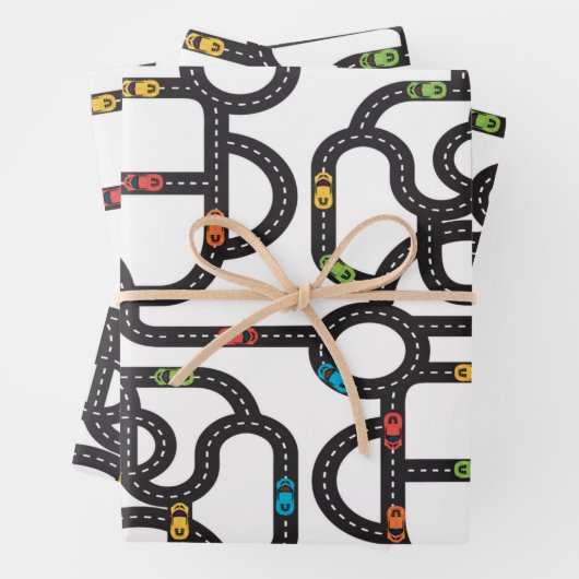 Feuille De Papier Cadeau Piste de course Garçons Anniversaire Blanc (En situation)