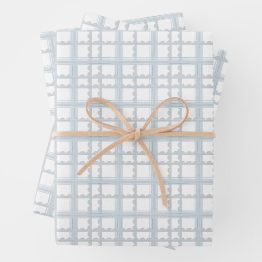 Feuille De Papier Cadeau Plaid bleu clair et blanc (En situation)