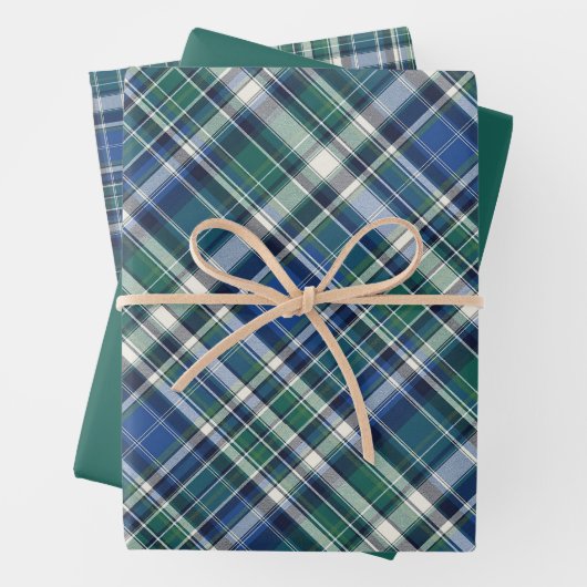 Feuille De Papier Cadeau Plaid bleu, vert et blanc (En situation)