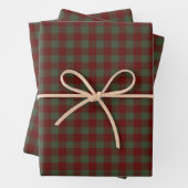 Feuille De Papier Cadeau Plaid vert et rouge (En situation)