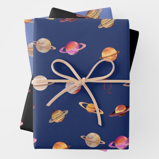 Feuille De Papier Cadeau Planète Saturne Couleur mixte bleu et noir (En situation)
