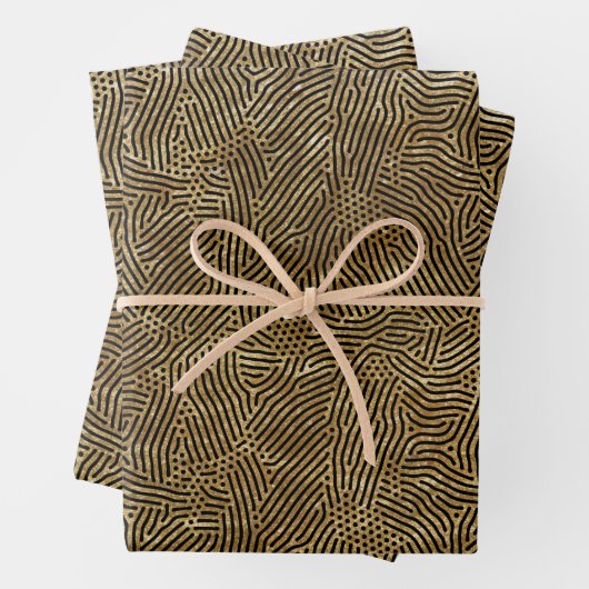 Feuille De Papier Cadeau Points Black Lines Gold Faux Foil (En situation)