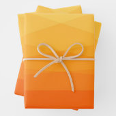 Feuille De Papier Cadeau Polygonal orange et jaune (En situation)