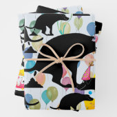 Feuille De Papier Cadeau Pooping Motif de chien d'anniversaire (En situation)